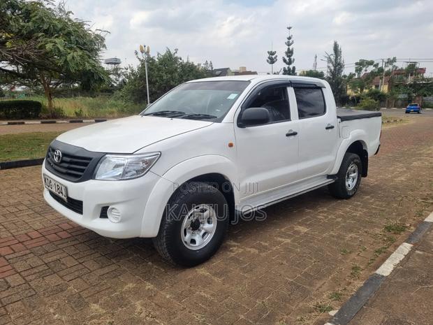 Toyota Hilux 2015 White