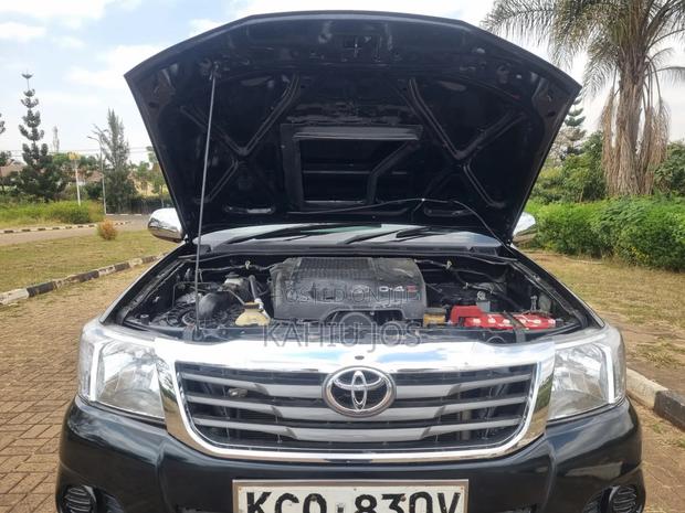 Toyota Hilux 2011 Black