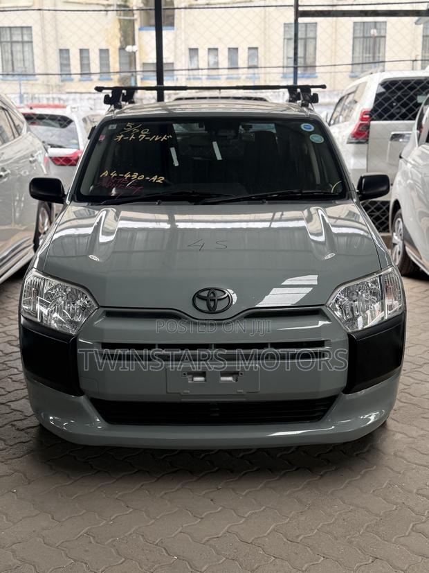 Toyota Probox 1.5 GL 2WD 2019 Burgundy