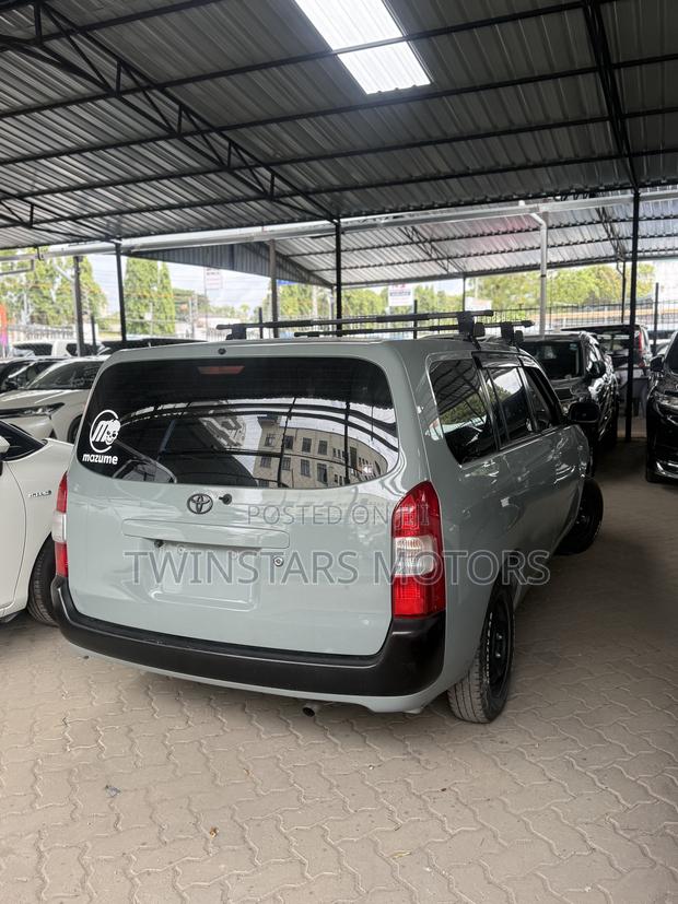 Toyota Probox 1.5 GL 2WD 2019 Burgundy