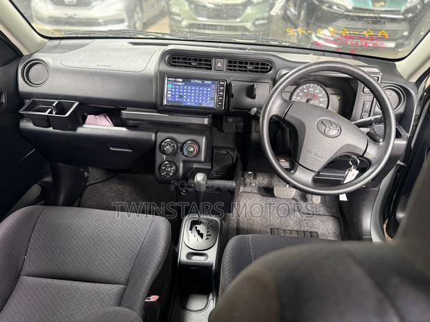 Toyota Probox 1.5 GL 2WD 2019 Burgundy