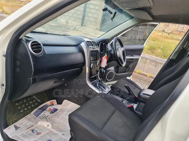 Suzuki Escudo 2012 White