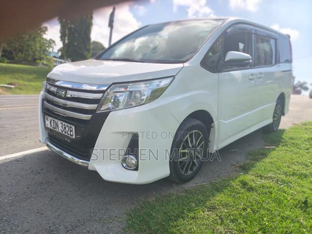 Toyota Noah 2.0 FWD (7 Seater) 2016 White