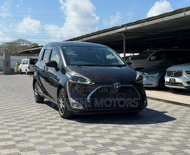Toyota Sienta 2019 Brown