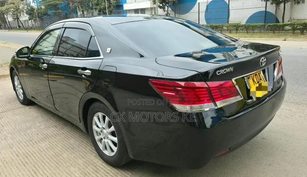 Toyota Crown 2013 Black