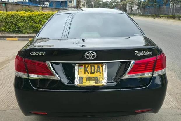 Toyota Crown 2013 Black