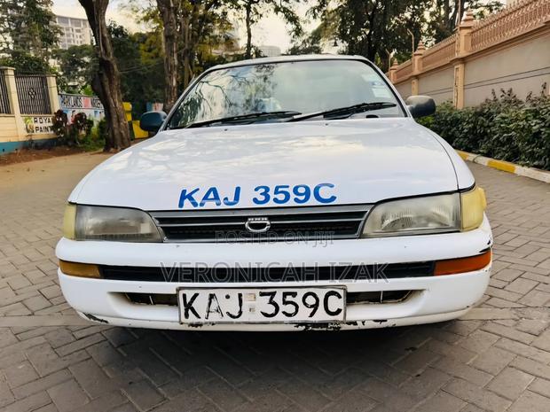 Toyota Corolla 1992 White