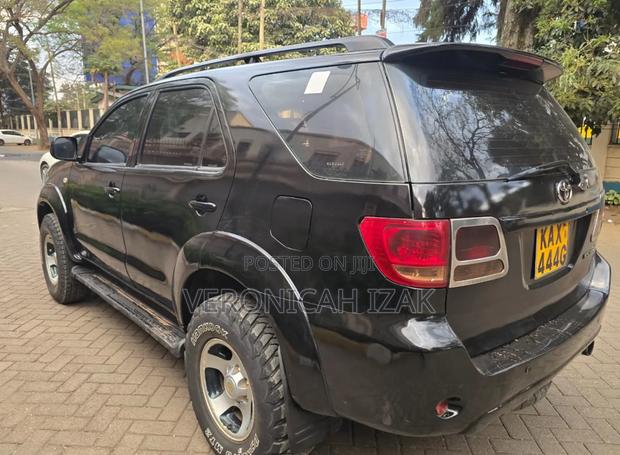 Toyota Fortuner 2006 Black