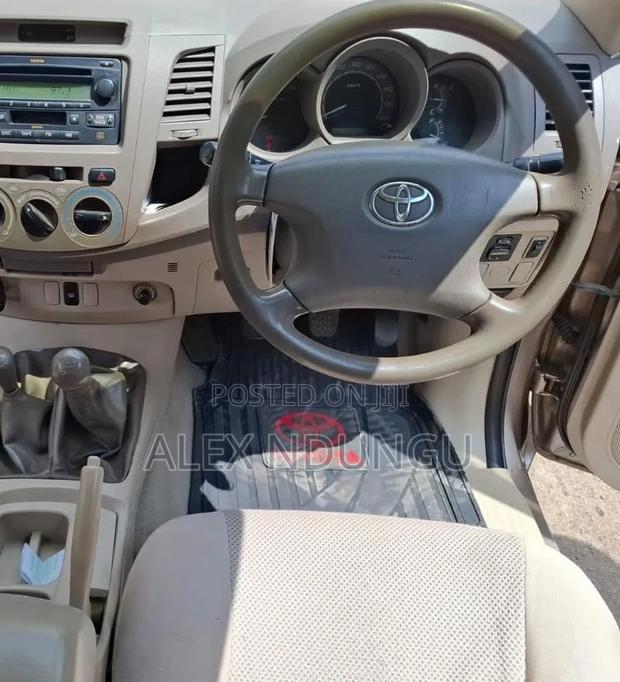 Toyota Hilux 2.5 Cab 2005 Beige