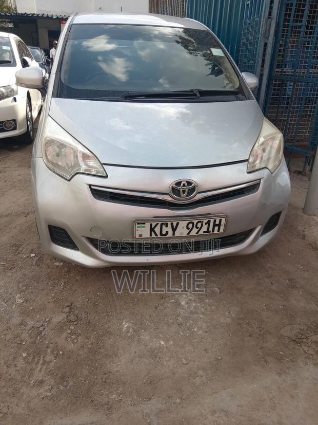 Toyota Ractis 2012 Silver
