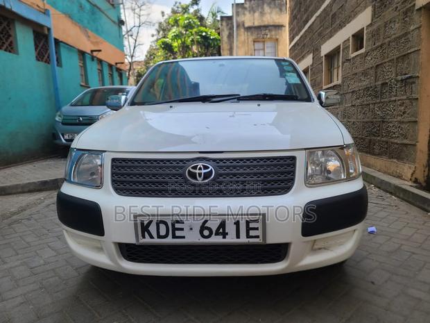 Toyota Succeed SV Premium 2014 White