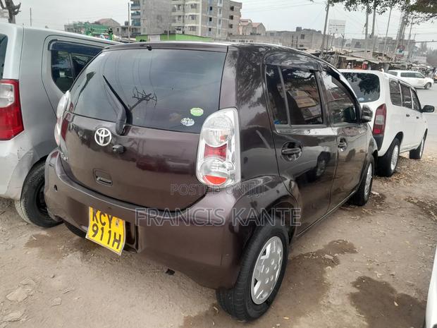 Toyota Passo 2012 Maroon