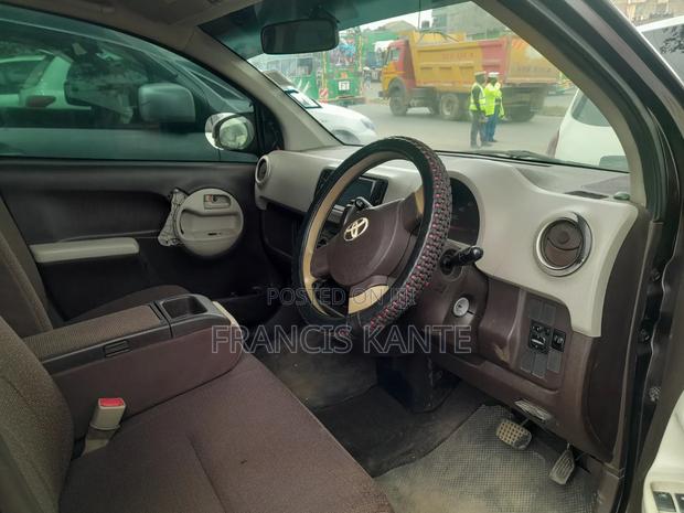 Toyota Passo 2012 Maroon