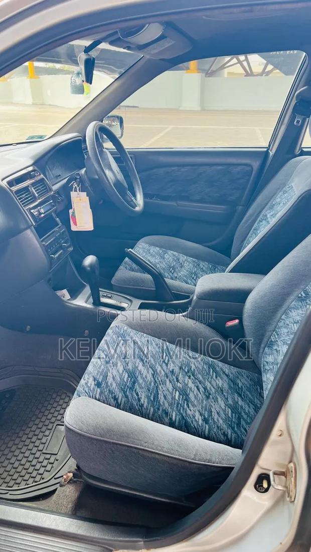 Toyota Carina 2001 Gray