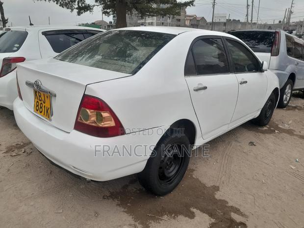 Toyota Corolla 2004 White