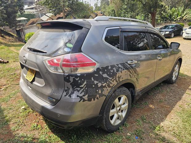 Nissan X-Trail 2015 Gray