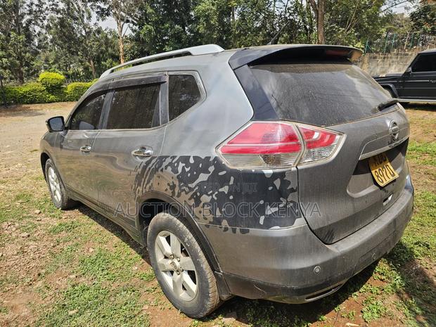 Nissan X-Trail 2015 Gray