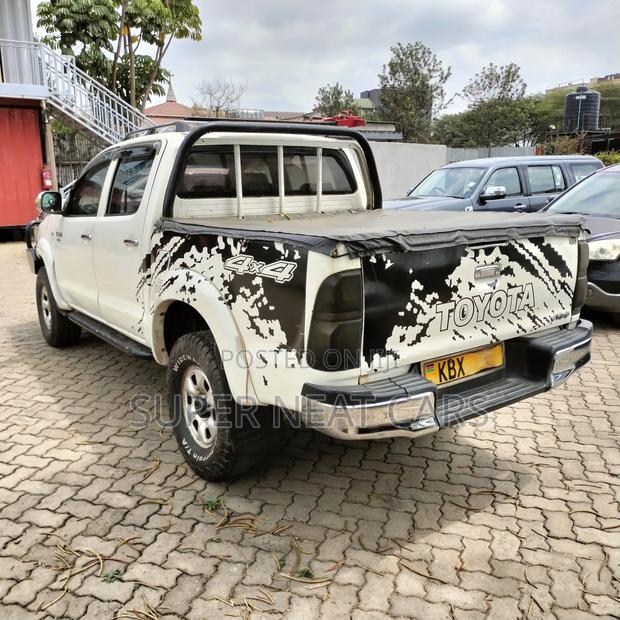 Toyota Hilux 2007 White