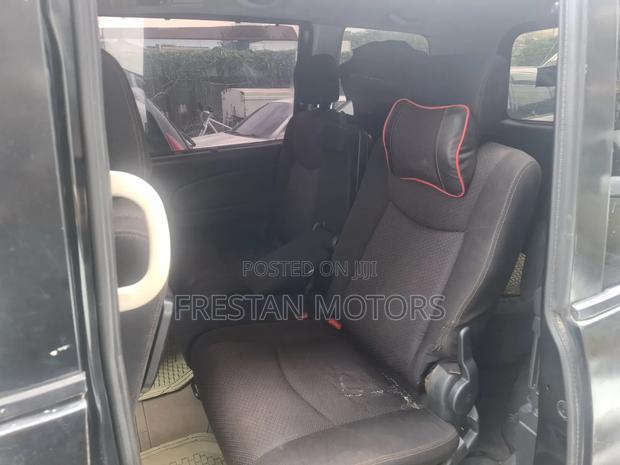 Nissan Serena 2012 Black