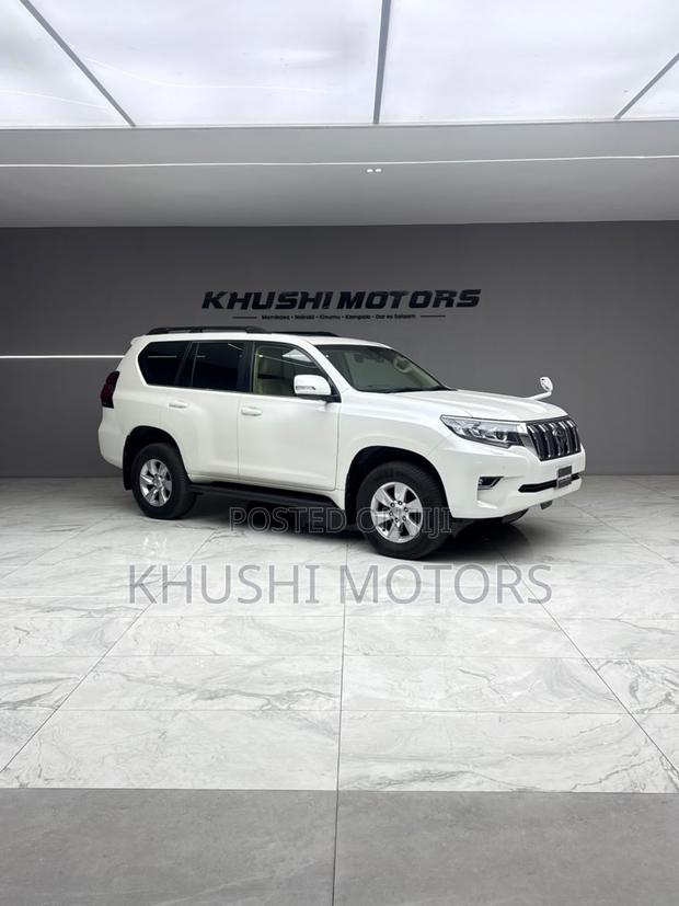 Toyota Land Cruiser Prado 2019 White