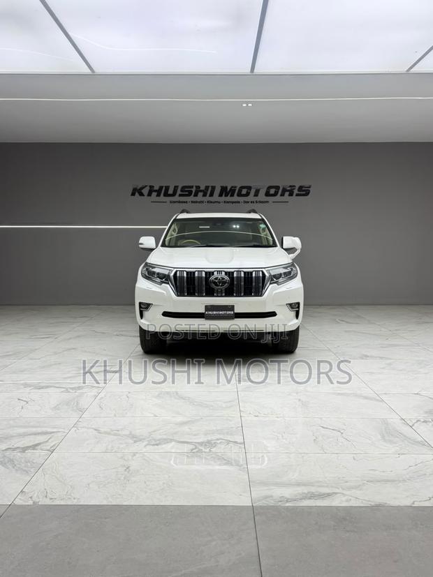 Toyota Land Cruiser Prado 2019 White
