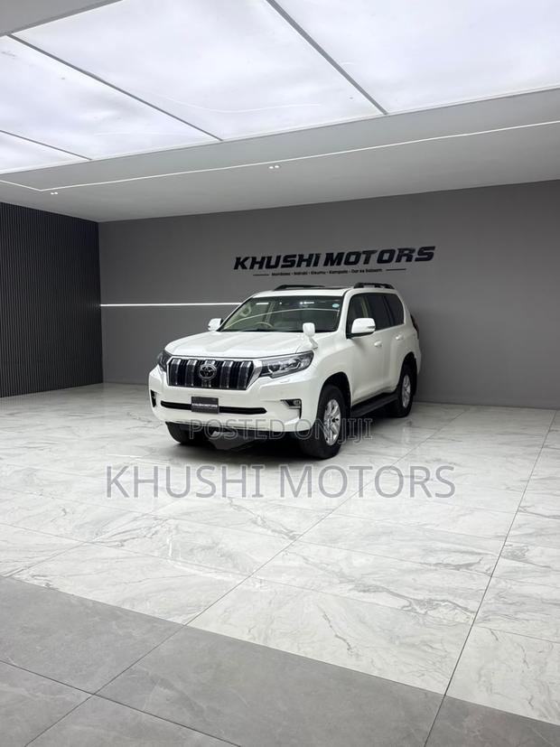 Toyota Land Cruiser Prado 2019 White