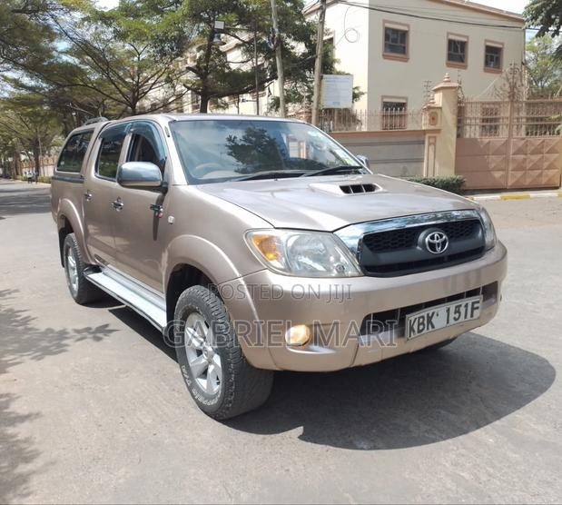 Toyota Hilux 2.5 Cab 2005 Gold