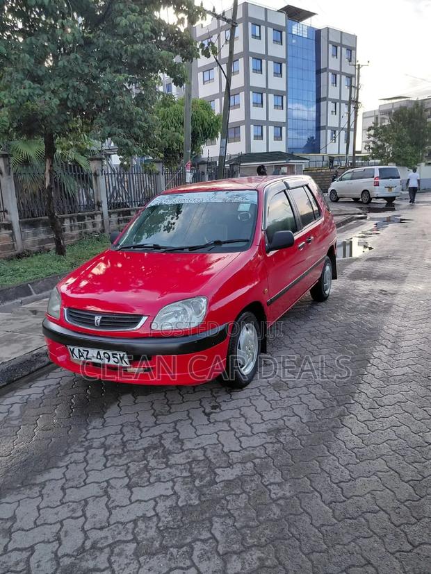 Toyota Raum 2000 Red
