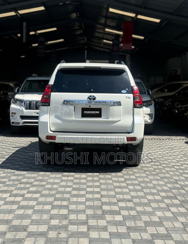 Toyota Land Cruiser Prado 2019 White