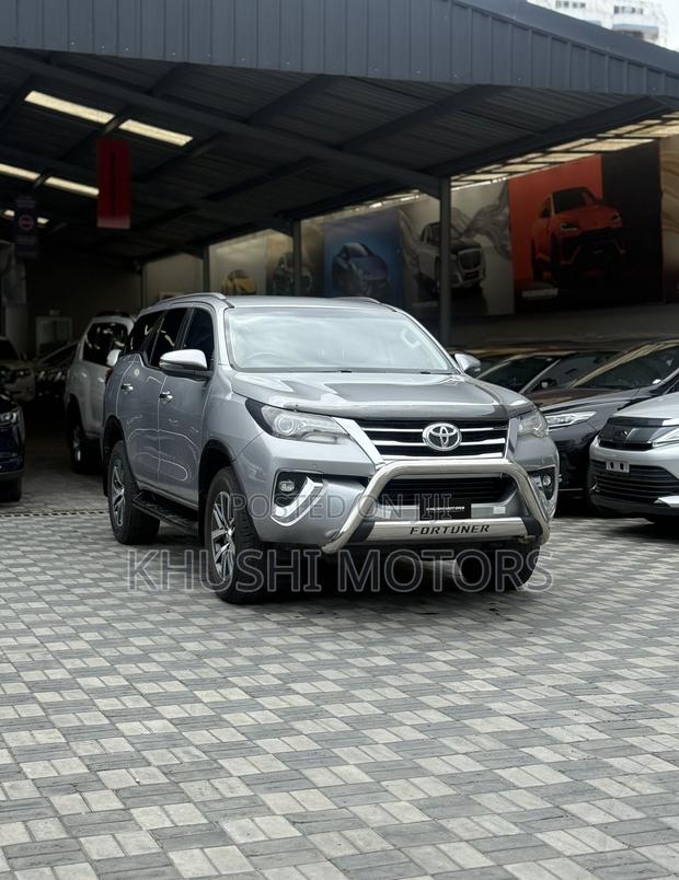 Toyota Fortuner 2019 Silver