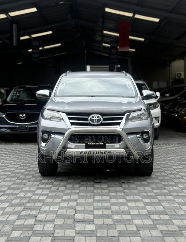 Toyota Fortuner 2019 Silver