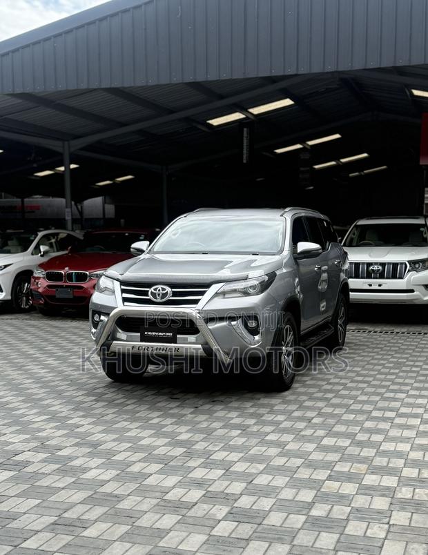 Toyota Fortuner 2019 Silver