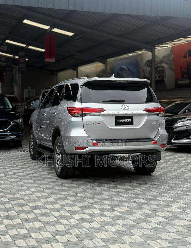 Toyota Fortuner 2019 Silver