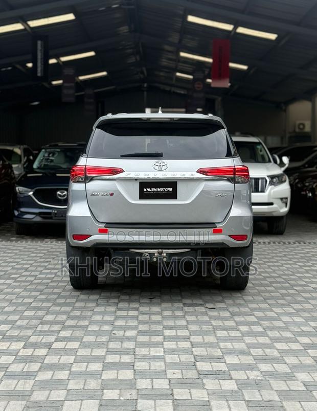 Toyota Fortuner 2019 Silver