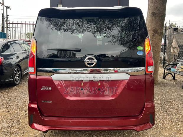 Nissan Serena 2019 Maroon