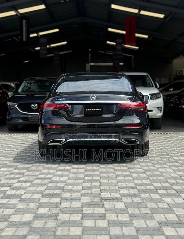Mercedes-Benz E200 2021 Black