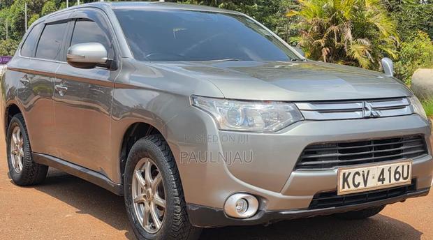 Mitsubishi Outlander 2012