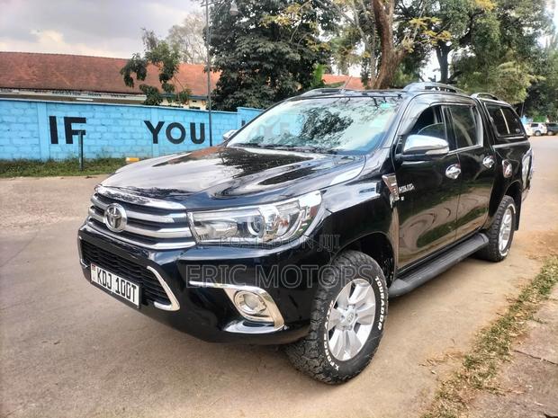 Toyota Hilux 2016 Black