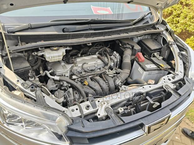 Toyota Noah 2019 Silver
