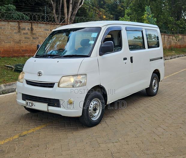 Toyota TownAce 2010 White