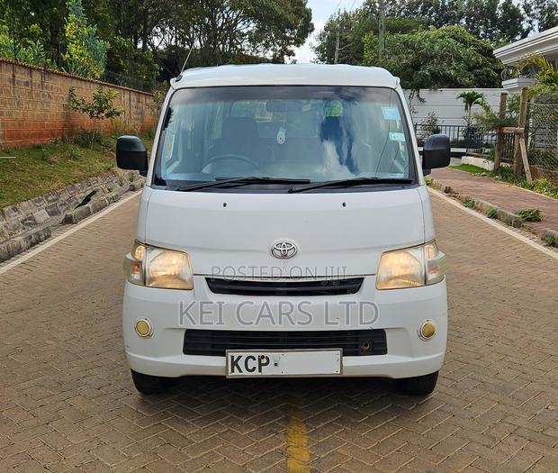 Toyota TownAce 2010 White