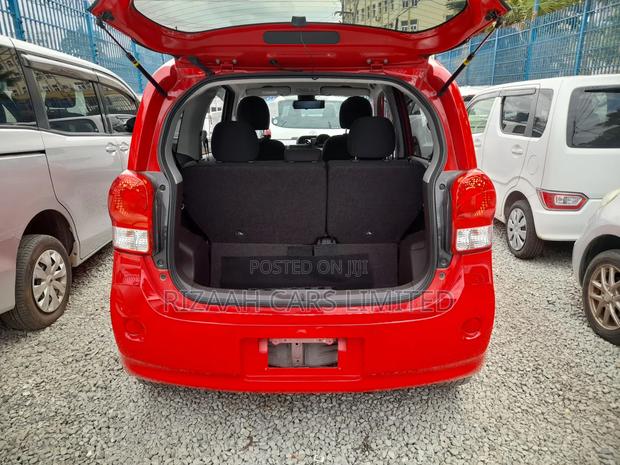 Toyota Porte 2019 Red
