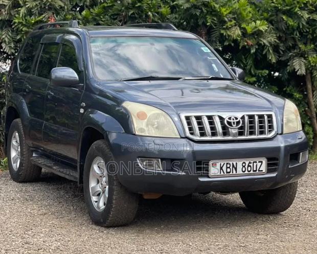 Toyota Land Cruiser Prado 3.0 D-4D 5dr 2005 Gray