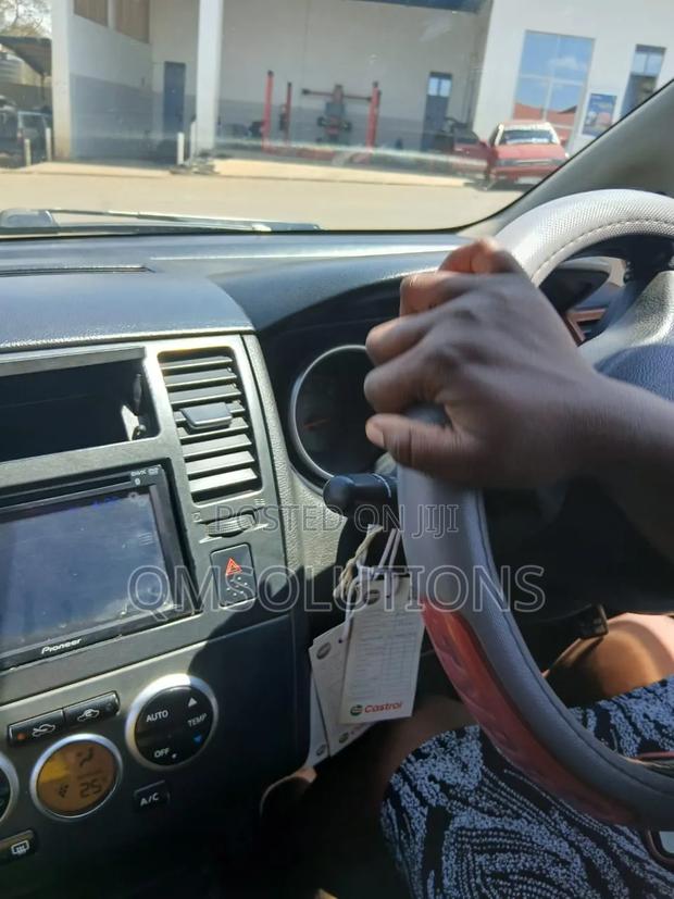Nissan Tiida 2006 Silver