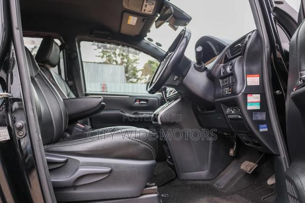 Toyota Esquire 2016 Black