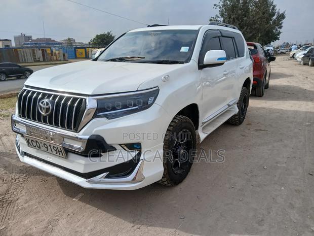 Toyota Land Cruiser Prado 2011 White