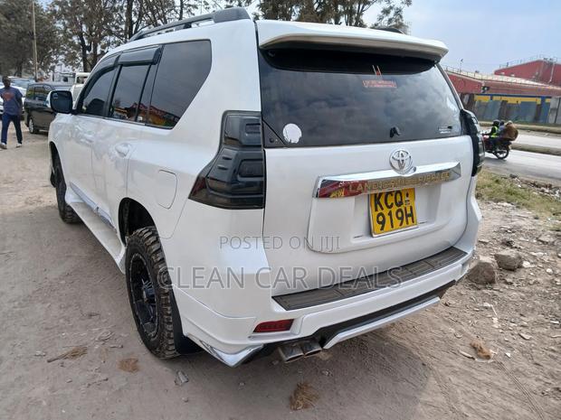 Toyota Land Cruiser Prado 2011 White