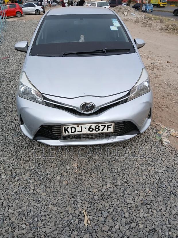 Toyota Vitz 2015 Silver