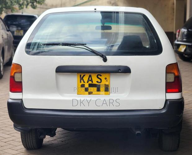 Toyota Corolla 2000 White