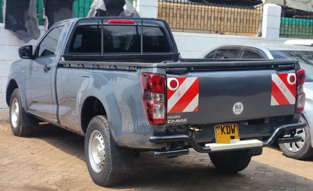 Isuzu D-MAX 2025 Gray